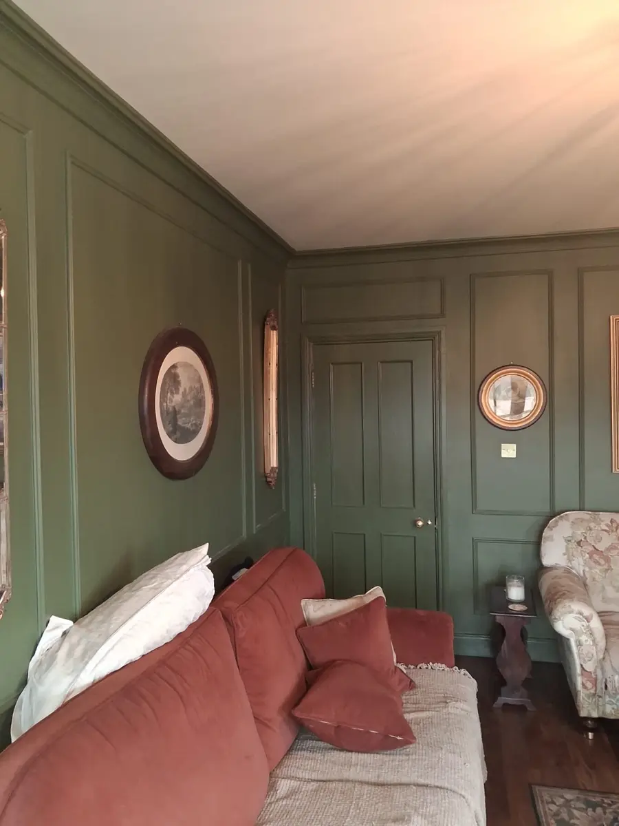 Painted Panelled Snug — Full Room